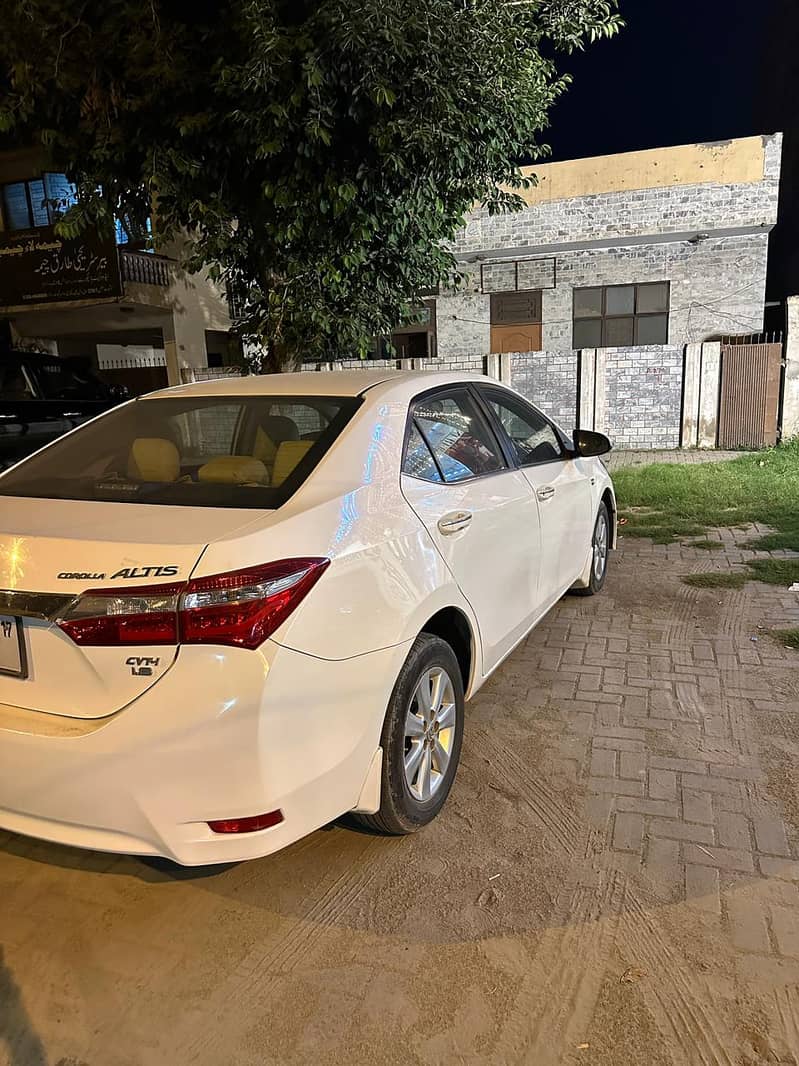 Toyota Corolla Altis 2017 Grande CVT-i 1.8 5