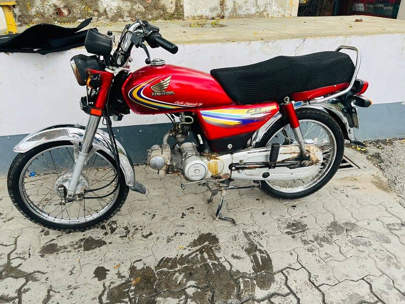 Honda CD70 bike urgent sell me 0