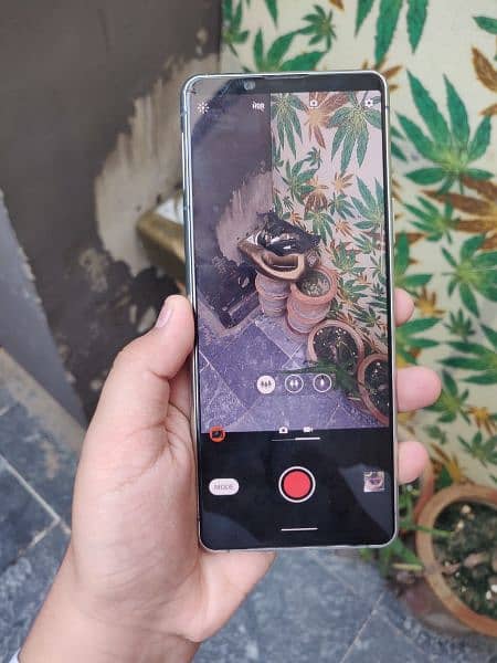 SONY XPERIA 5 MARK 2 FRONT CRACK BUT WATER PACK 10/9 4