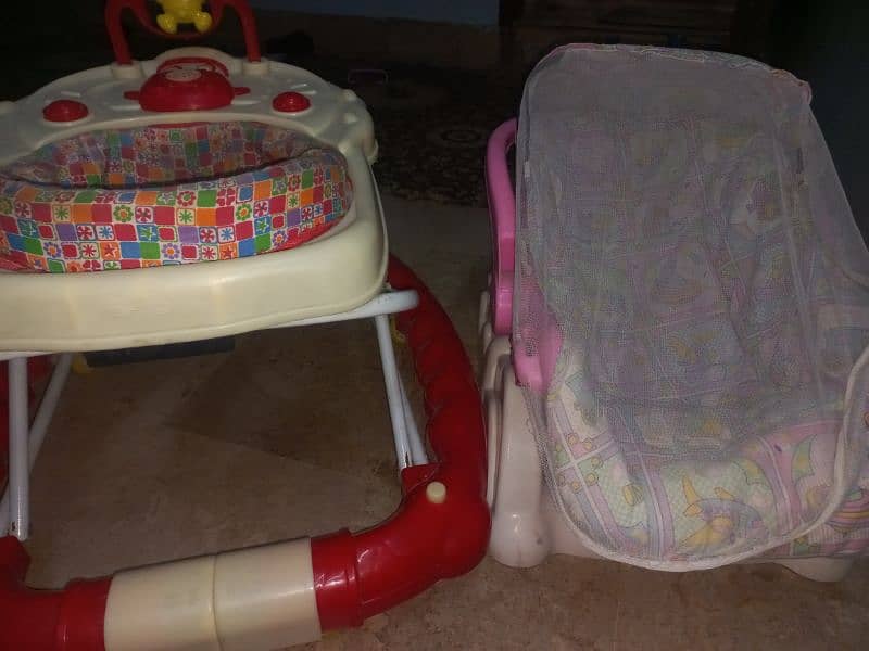 baby cot & baby walker 3