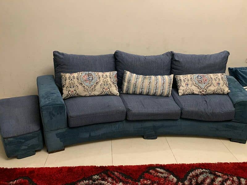 Sofa set with 4 side tables and center table. 0