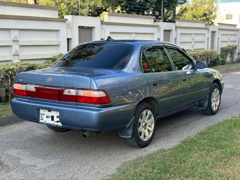 Toyota Corolla XE 2001 4