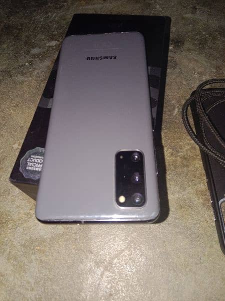 Samsung s20 5g 8gb 128gb contact my WhatsApp 0316.336. 55.41 1