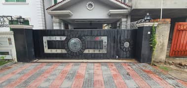 Very Heavy Metalic Main Gate 19-20 Feet For Sale