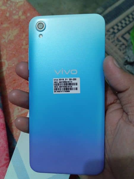 Vivo Y1s 4