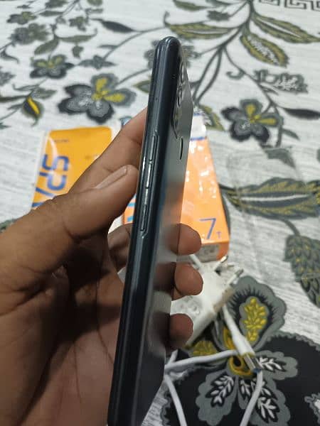 Tecno spark 7t  4/64 with box charger urgent sale 3