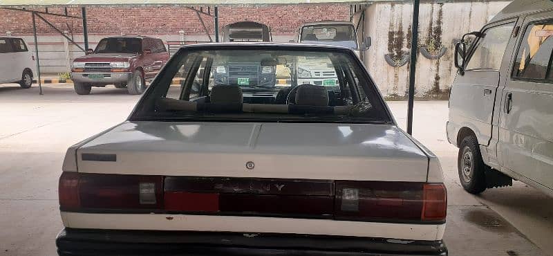 Nissan Sunny 1990 4