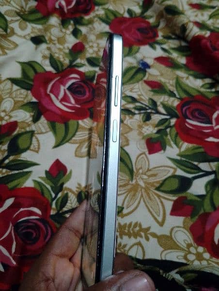 infinix Hot30 play 4+4/64 GB 6