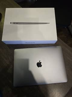 macbook air 2020 m1 with box