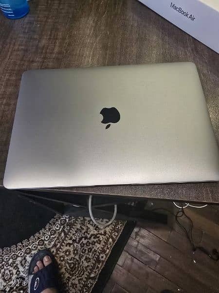 macbook air 2020 m1 with box 1