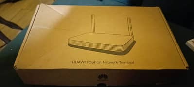 WIFI duel channel gaming ROUTER huawei with box from Dublin. 2.5 & 5Ghz