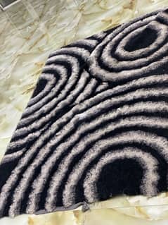 used imported carpet size 5 by 7 urgent sale