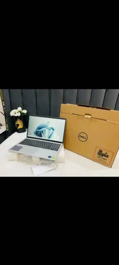 Dell laptop core i7 10/10 All Excellent condition ( i5 _ Apple