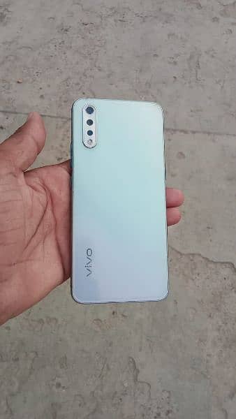 vivo s1 only mobile good condition no any fualt 1