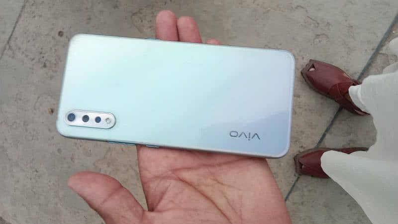 vivo s1 only mobile good condition no any fualt 3