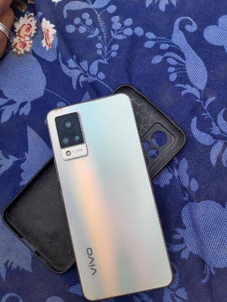 vivo v21 with original charger 12/128gb 2