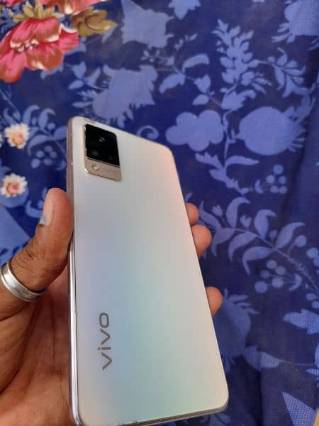 vivo v21 with original charger 12/128gb 11