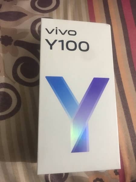 vivo y100 8/128 Only box open 12Month warranty 0