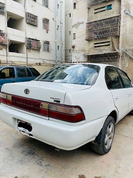 Toyota Corolla indus XE 1999 3