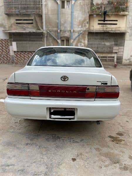 Toyota Corolla indus XE 1999 4