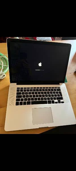 MacBook pro mid 2015 0