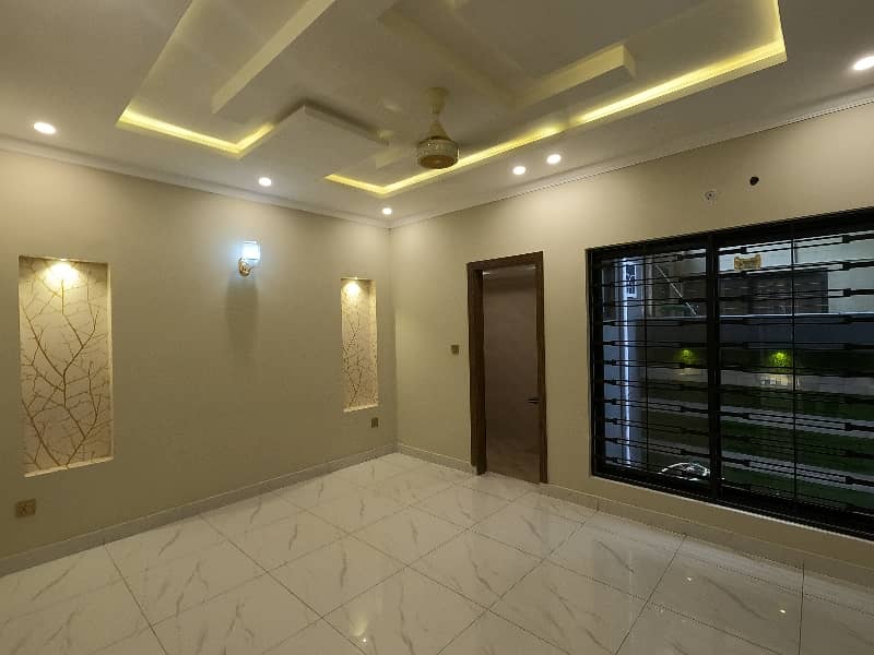 Prime Location House Is Available For Sale In Central Park - Block A1 8