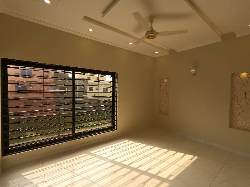 Prime Location House Is Available For Sale In Central Park - Block A1 14