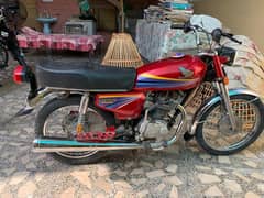 Honda 125cc 2012 model urgent my WhatsApp 03/43/07/67/30/3