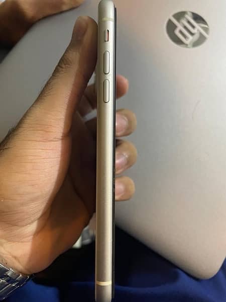 Iphone 11 non PTA,  10/10 condition phone 3