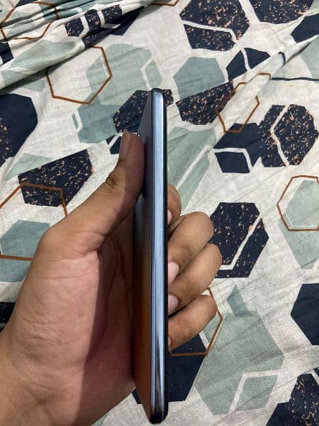 Vivo V21 ( 8 Gb, 128 Gb ) With complete Box 4