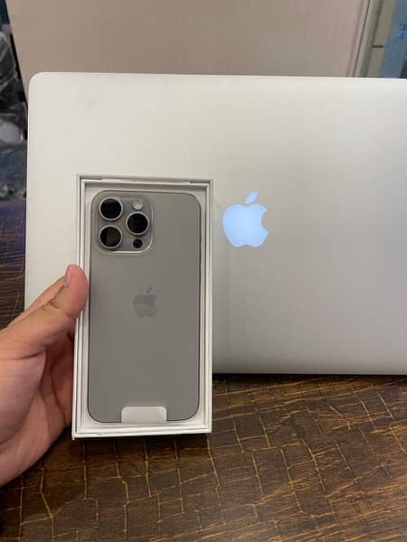 Iphone 15 pro 128gb ( physical + Esim ) 0