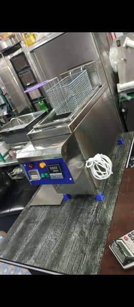 electric & gas deep fryer for commercial Use 8-Liter 3