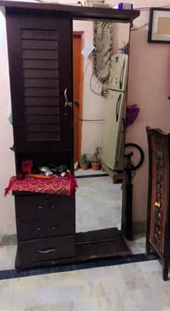 dressing table for sale. . . 0