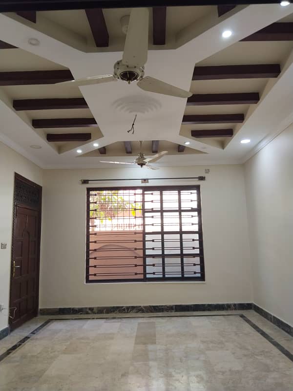 Ghouri town pH 4A Ground floor water electrity Gass Available 0