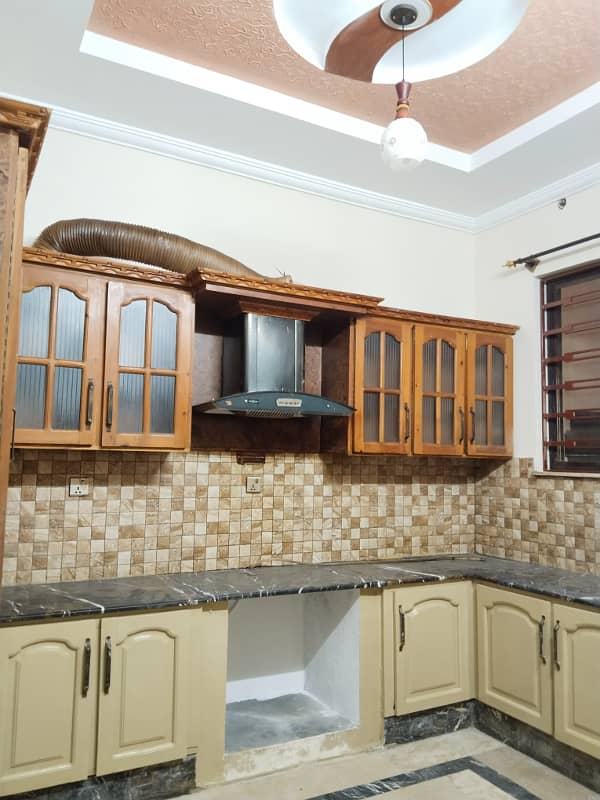 Ghouri town pH 4A Ground floor water electrity Gass Available 9