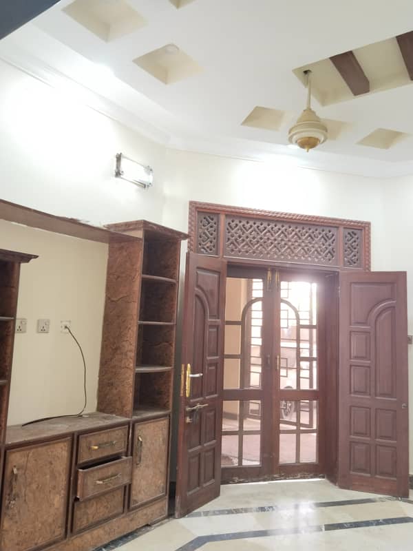 Ghouri town pH 4A Ground floor water electrity Gass Available 10