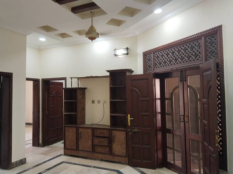 Ghouri town pH 4A Ground floor water electrity Gass Available 13