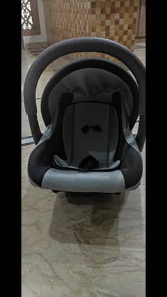 Baby bouncer \car seat