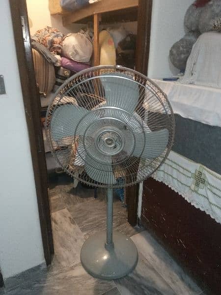 pedestal fan good condition 2