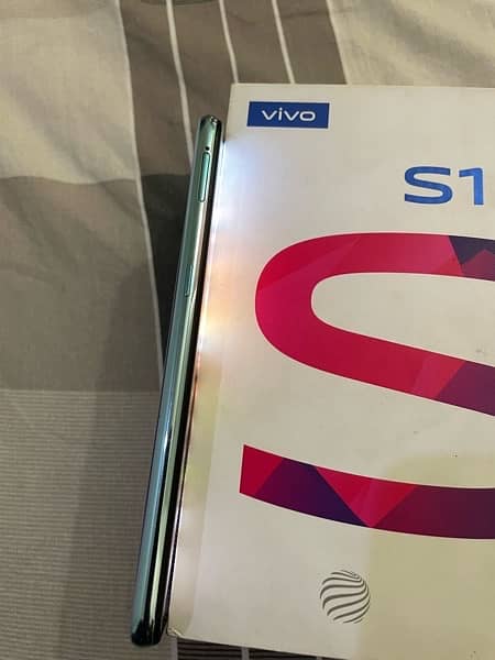 vivo S1 4