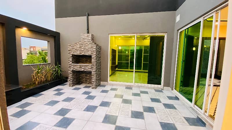 Brand New house for sale in Valencia town 11