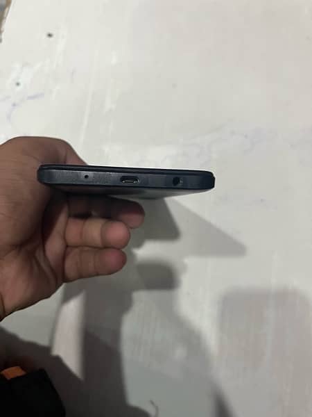 redmi a2plus 10/9condition Ram3 memory64 box charger all ok 3