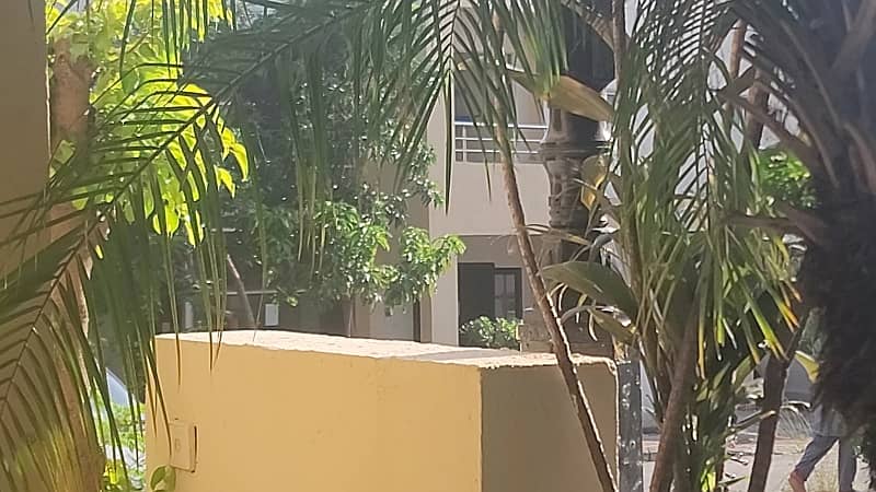 Corner 5 Marla Double Story well maintained house for sale. Near to main Japan Road. Dem 1.75 Crore 1