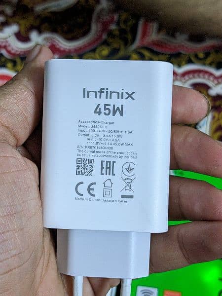 Infinix Note 40 original Charger And Magenatic Back Cover 1