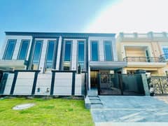 10 Marla Beautiful Designed House Available For Sale In Paragon City Lahore