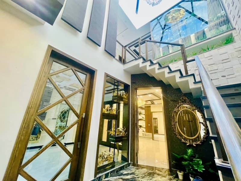 10 Marla Beautiful Designed House Available For Sale In Paragon City Lahore 2