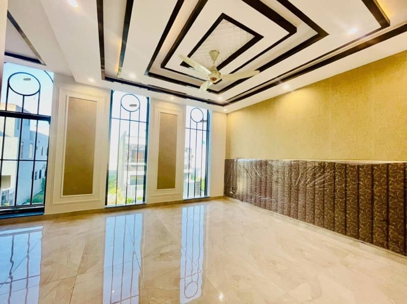 10 Marla Beautiful Designed House Available For Sale In Paragon City Lahore 4