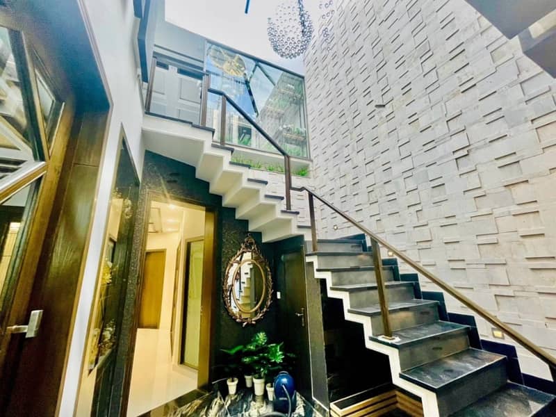 10 Marla Beautiful Designed House Available For Sale In Paragon City Lahore 7