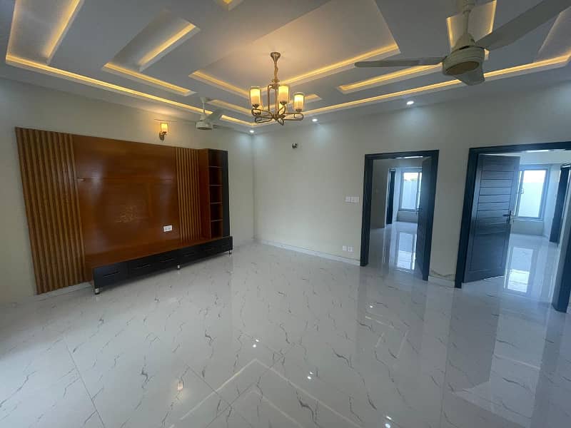 Brand New 10 Marla House For Rent In Top City 8