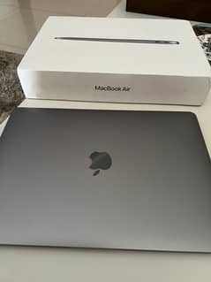 MacBook Air 2020 dual core i3 good as new cycle count 222 256gb/8gb